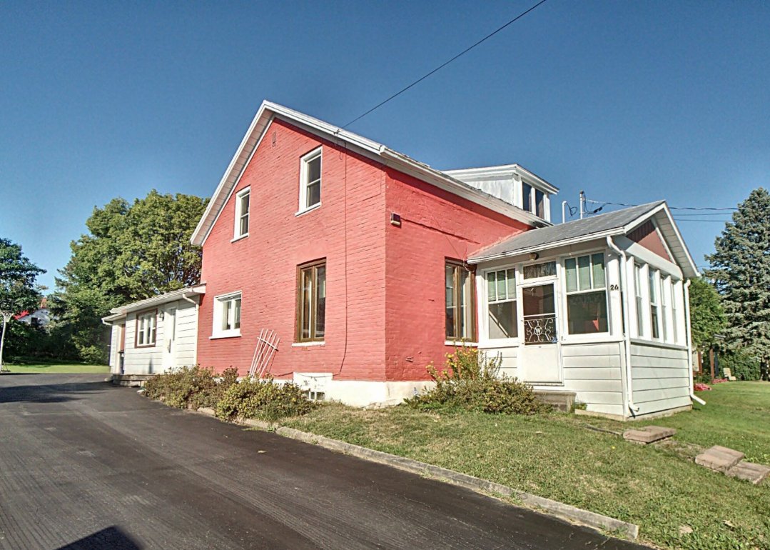 Maison avec poss. bachelor/intergénération en haut