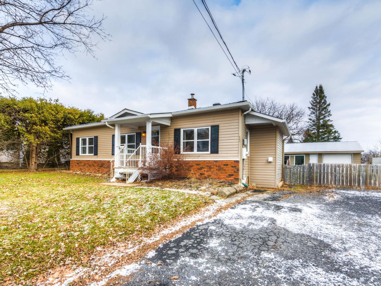 Maison à vendre, près de tous les services Lacolle (Montérégie)