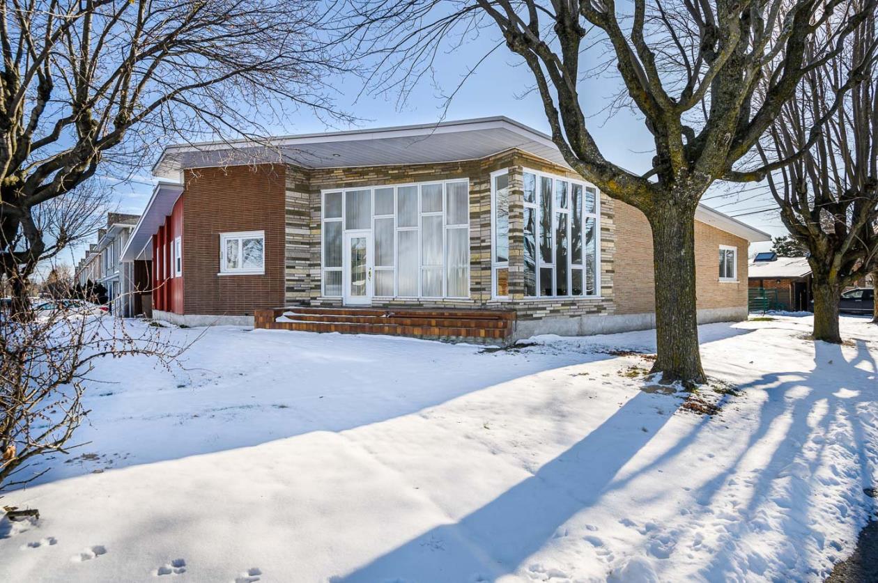 Immense maison au design moderne quartier StGerard Montreal/Centre