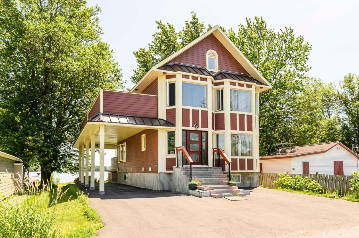 Immense cottage riverain 19 pièces 6 CAC StBlaisesurRichelieu