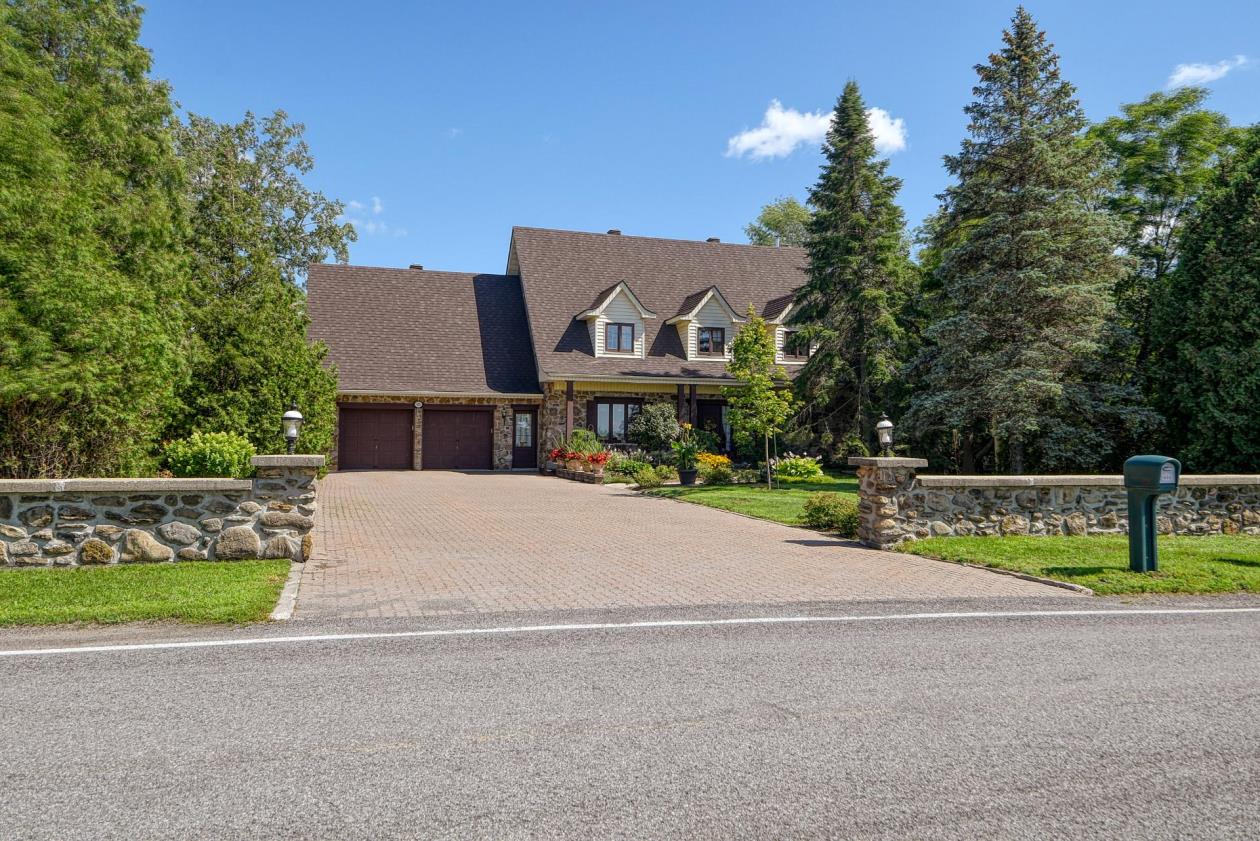 Chaleureux havre de paix au bord de la rivière Châteauguay Montreal