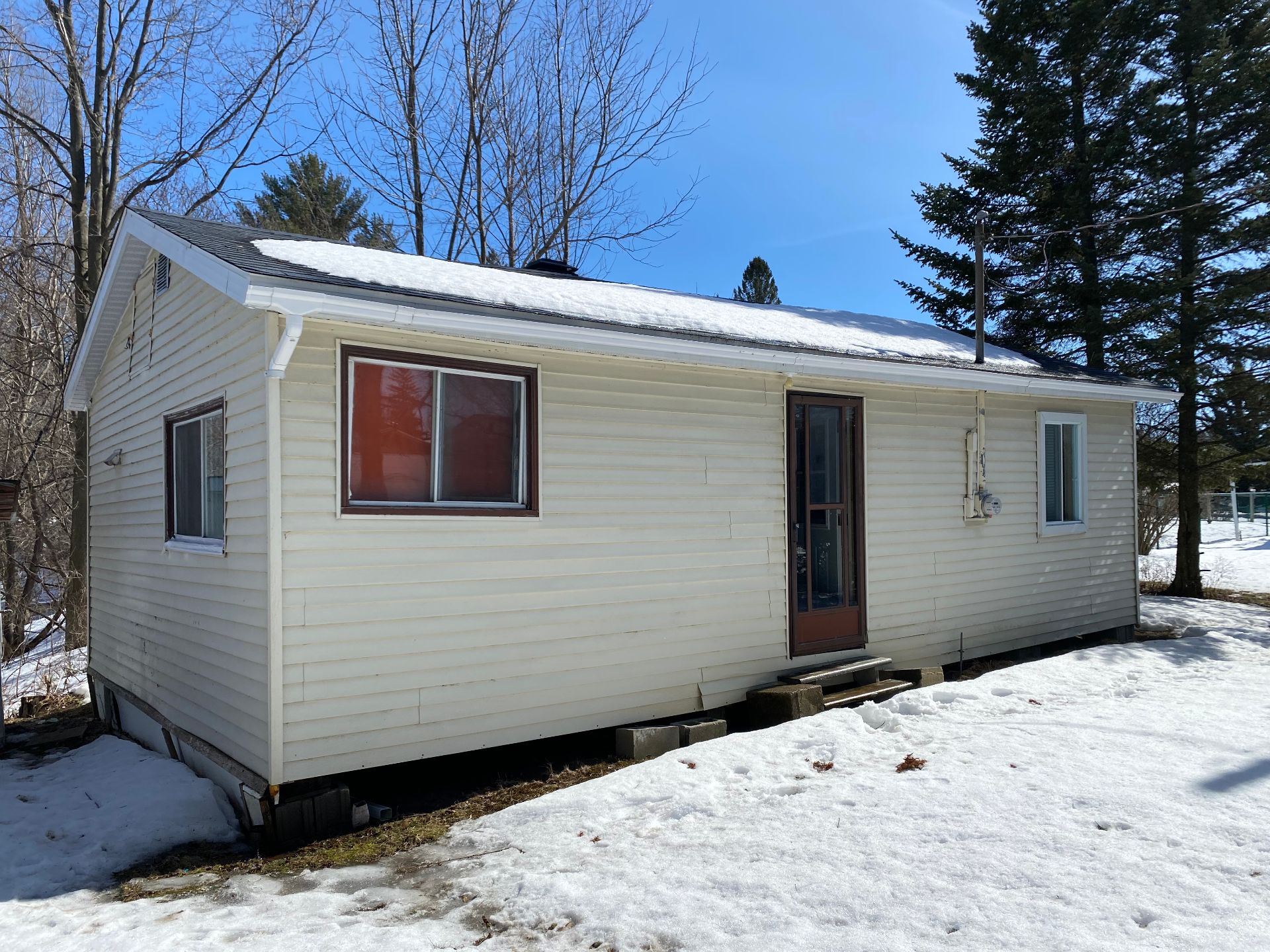 Chalet à vendre, endroit paisible! Lacolle (Montérégie)