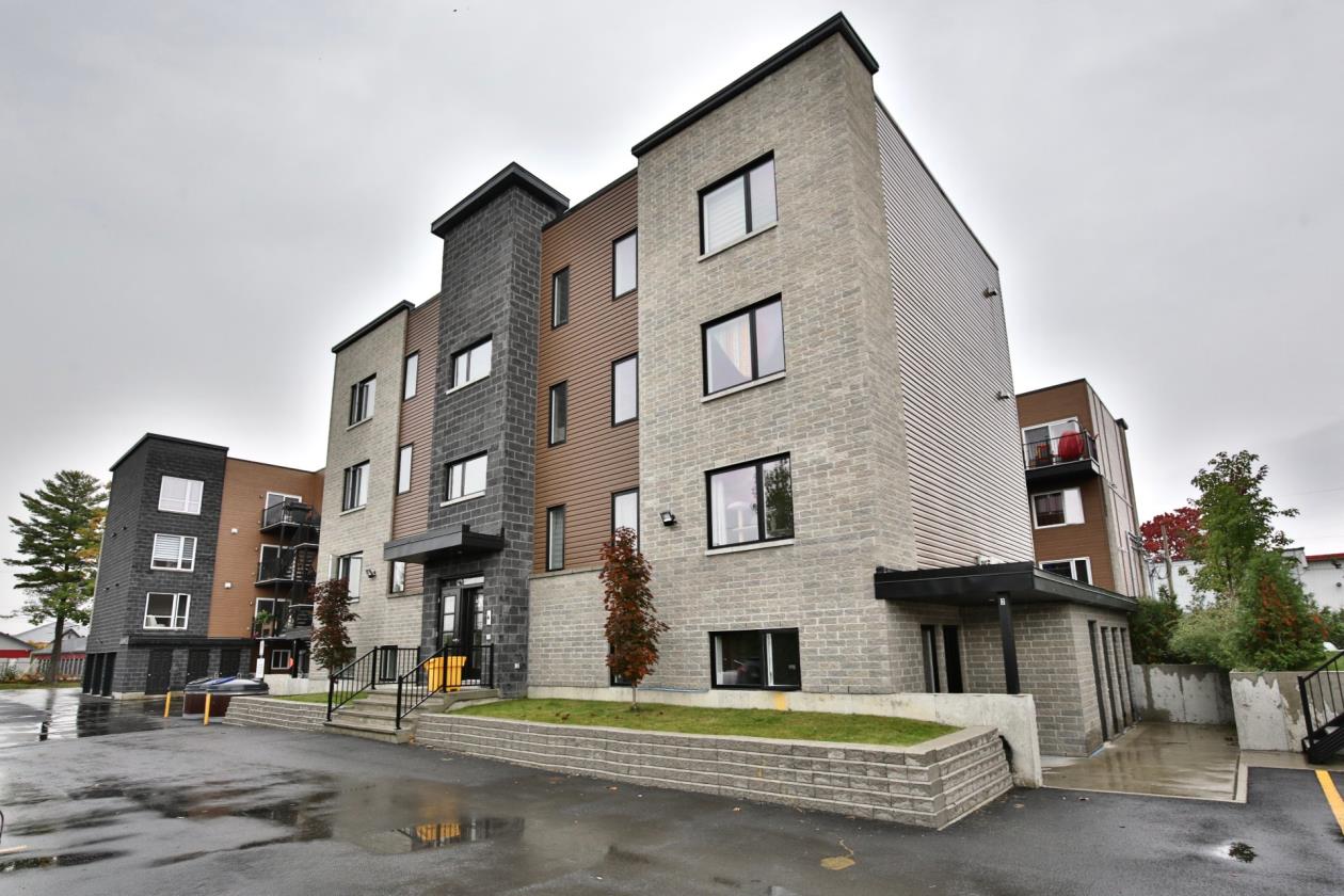 Complexe immobilier 20 portes à vendre SainteAnnedesPlaines Montreal