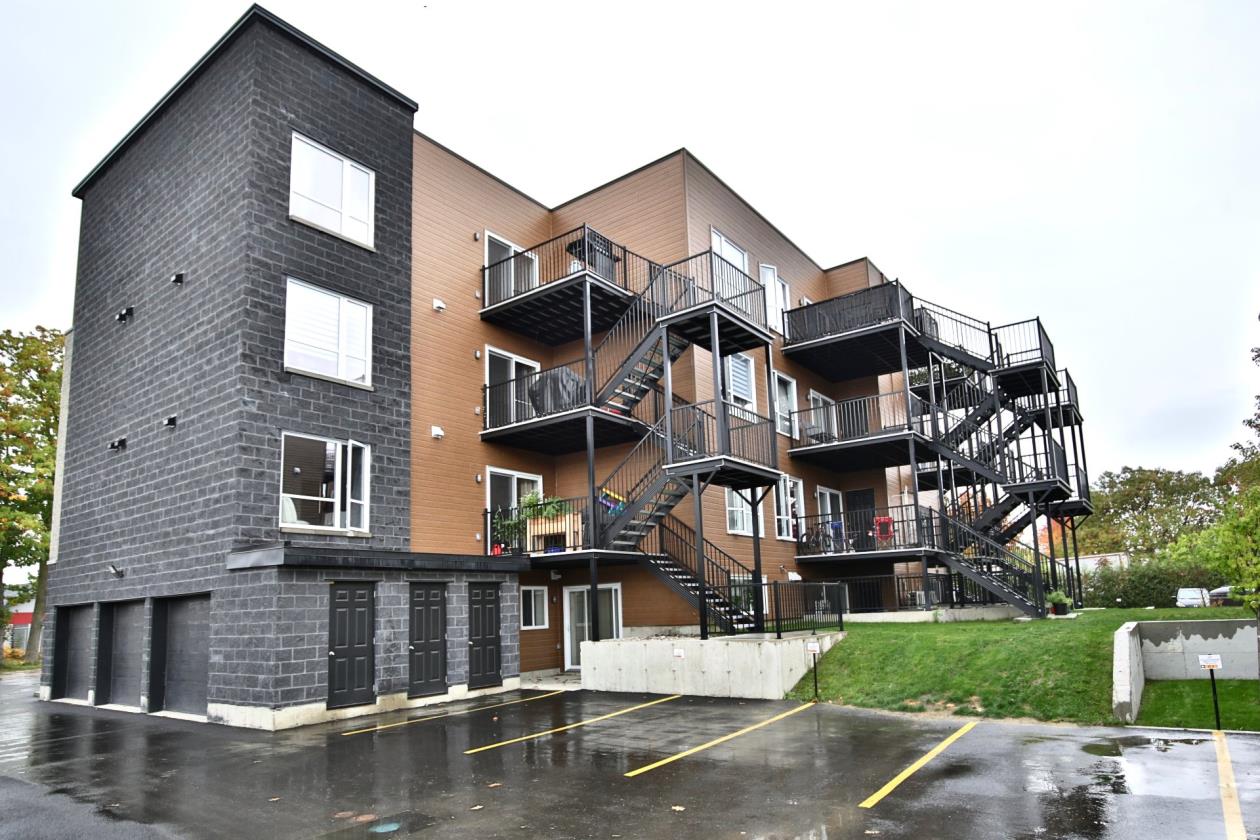 Deux immeubles 8plex de qualité à vendre SainteAnnedesPlaines