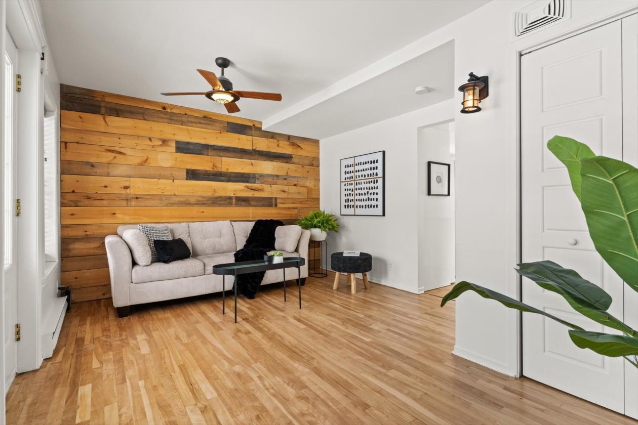 Jolie maison avec très grand terrain à Greenfield Park Montreal/Centre