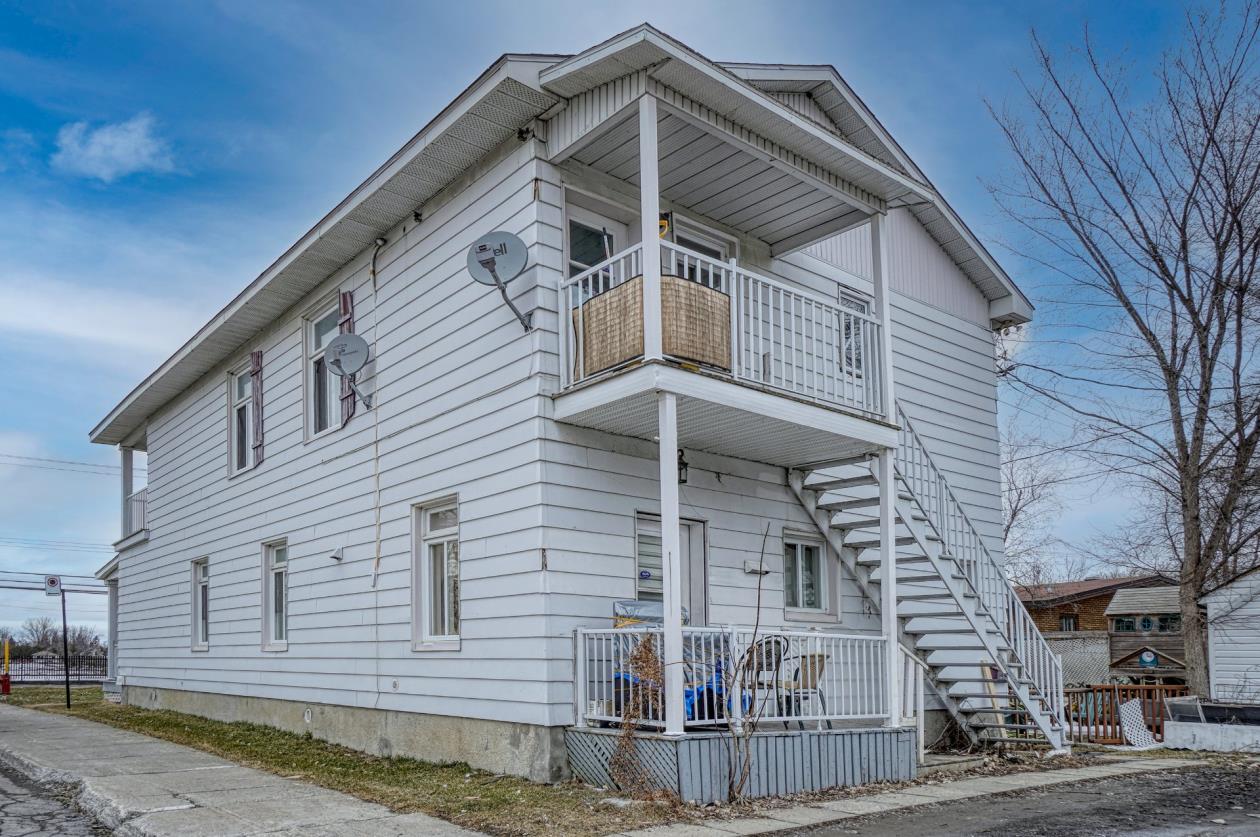 Joli duplex avec vue sur la Rivière des Prairies, idéal pour