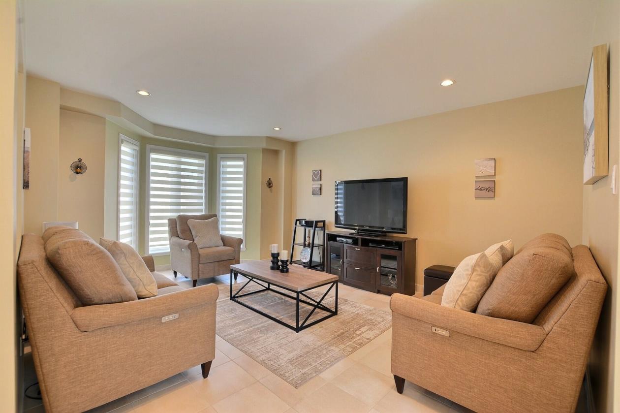 Maison impeccable à vendre Quartier Val des Brises Laval Montreal